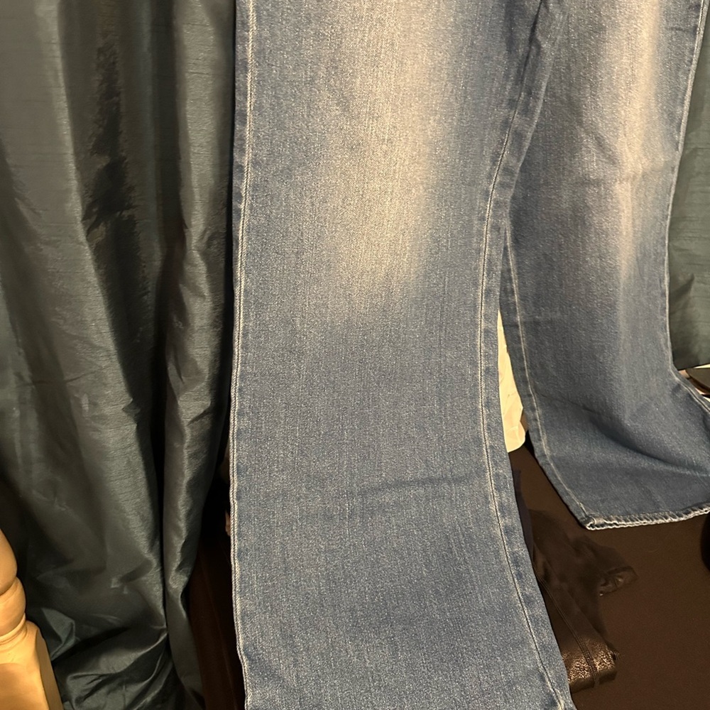Universal Thread Women's Blue Flare Jeans - Picture 9 of 12